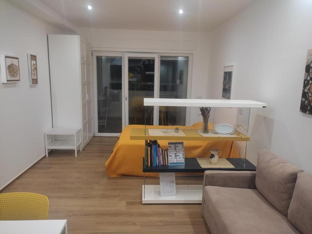 Апартаменти Domus13-With Private Parking Барі Екстер'єр фото