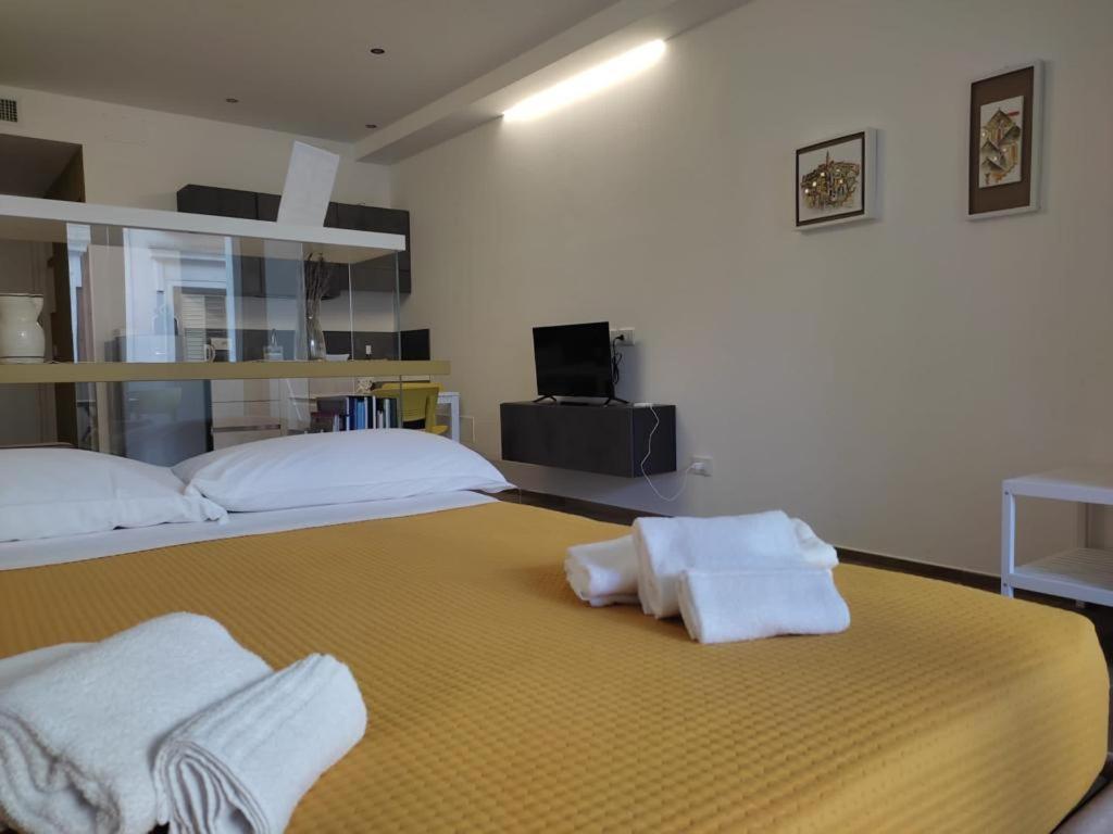 Апартаменти Domus13-With Private Parking Барі Екстер'єр фото