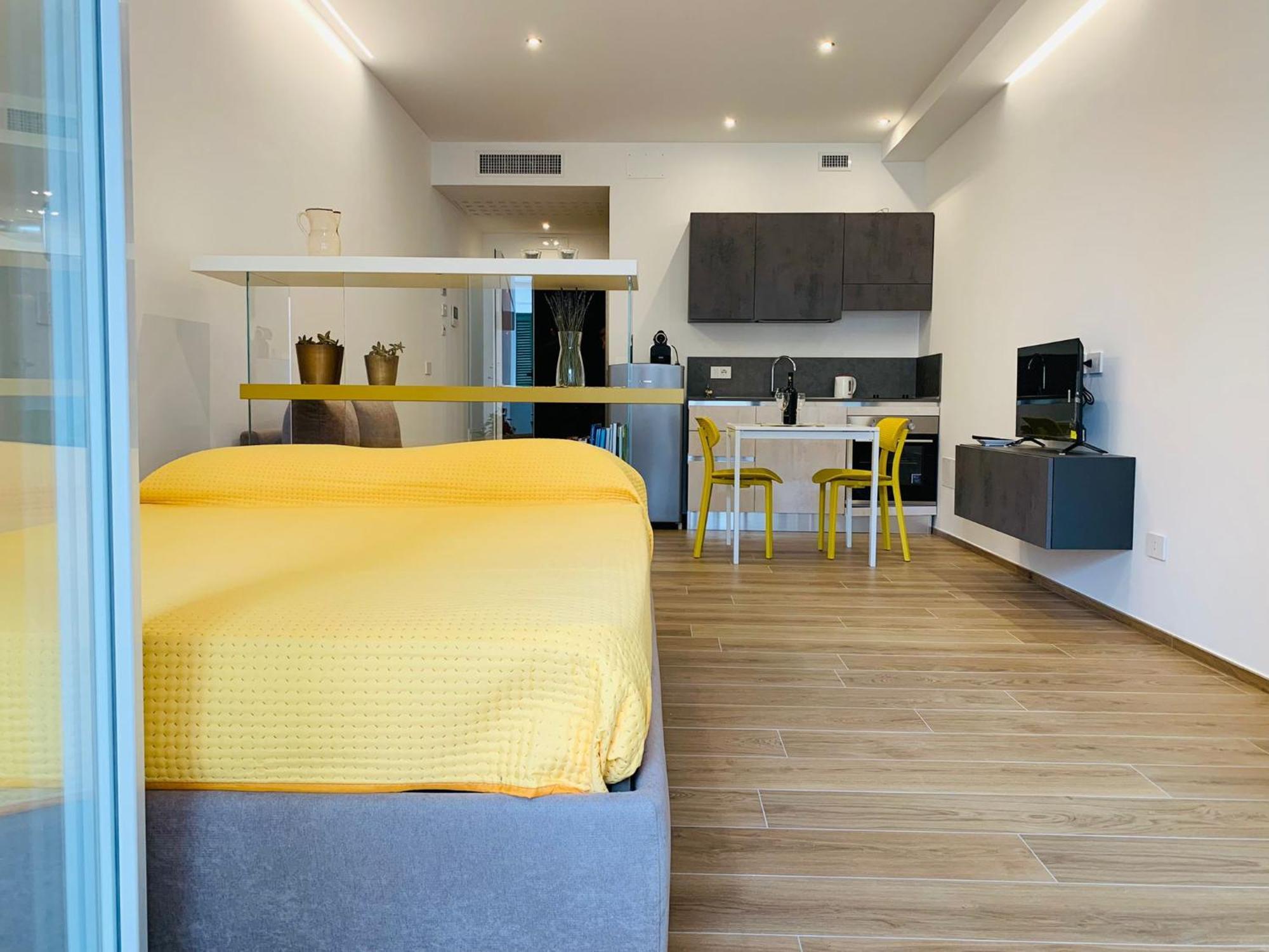 Апартаменти Domus13-With Private Parking Барі Екстер'єр фото